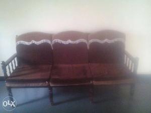 Sagvan sofa with cushain