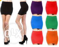 Short stretchable skirts available with a broche