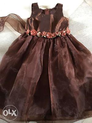 Gorgeous girls party dress Size 3 to 4 years