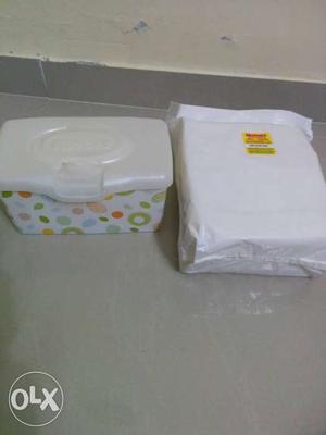 Huggies baby wipes. company packaged.
