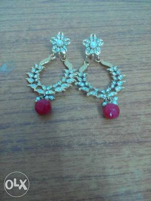 Red Bead Embellish Diamond Floral Gold Earrings