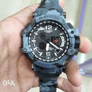 Two Round Black And White-and-black Camouflage Casio G-shock