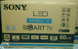 32'' Sony LED Series 8 Smart TV Box