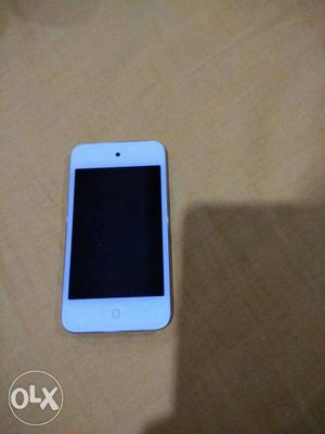 Apple ipod 8gb white colour in new condition with