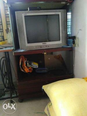 Good condition 21in Philips colour TV with Stand