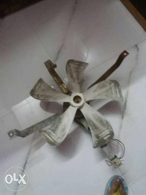 Grey 5-blade Propeller Fan