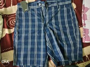 MAX short pants selling at half price due to