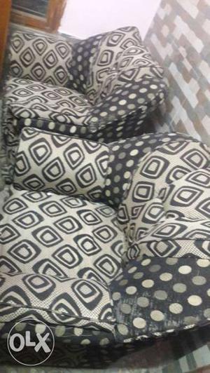 Sofa set 05 seater (1 +1+3) in good condition.