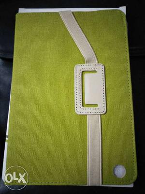 Green And White Smart Case