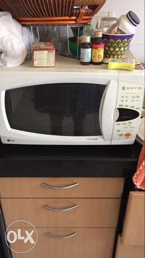 LG microwave convection oven. excellent condition