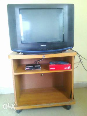 Samsung Tv with antenna and decoder and under