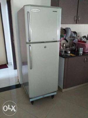 Samsung fridge in excellent condition