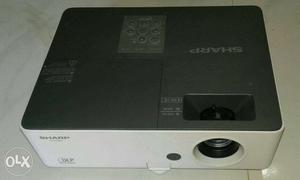 Sharp pg-ls projector in fully working condition