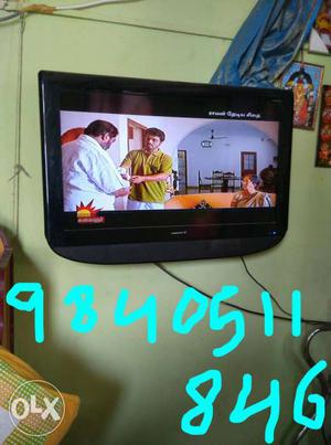 Very good condition 32 inch LCD TV come