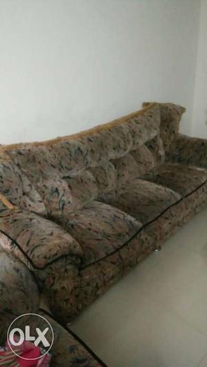8 months old 5 seater sofa for sale