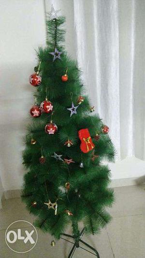 Christmas tree with decorations (included free)