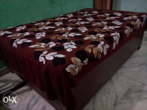 Deewan bed with mattress size 4*6ft