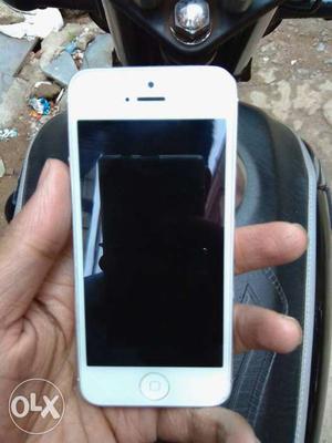 Good condition phone iPhone 5 16gb