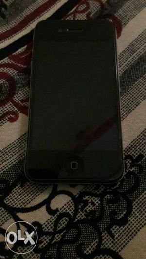 I phone 4s 16gb in good condition charger or