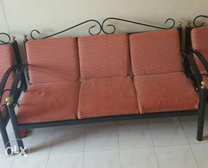 I want to sell my metal sofa set excellent