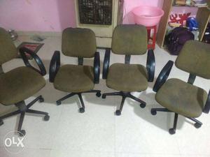 I want to sell this 4 chairs arjently it is very