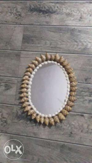 Mirror with shells