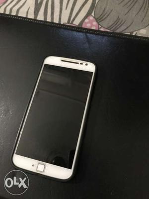 Moto G4 plus 32 gb, 3 gb ram in awesome condition with all