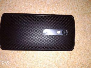 Moto x play with 64gb Rom,2gb Ram