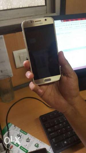 Samsung s6 in excellent condition. Phone is in