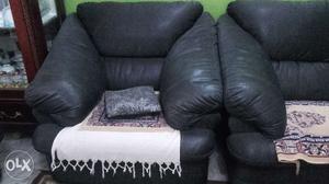 Sofa set 5 seaters in gud condition I'm selling