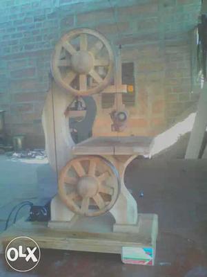 Wooden aara machine with runing candition