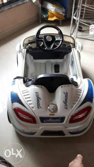 Baby's Blue And White Smile Ride-on Car
