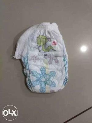 Disposable baby diapers in all size
