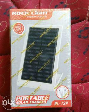 Rock Light Portable Solar Charger RL-1SP Box