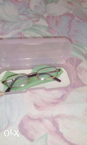 Sleek rimmed spectacle for your kid