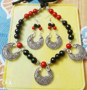 Black And Red Beaded Necklace And Two Earrings
