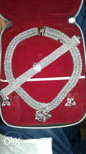 Diamond Embellished Bracelet And Necklace With Earrings Set