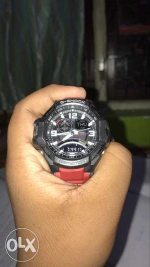 G shock gravity defier with 4 straps incclyding