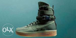 Nike Air Force 1 military olive, its in brand new
