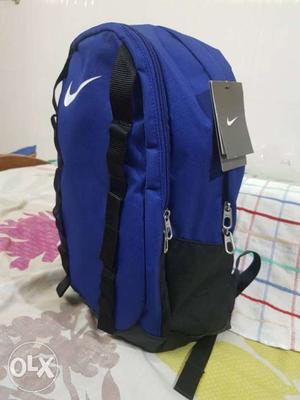 Nike original bag.With 2 compartments.Looks very