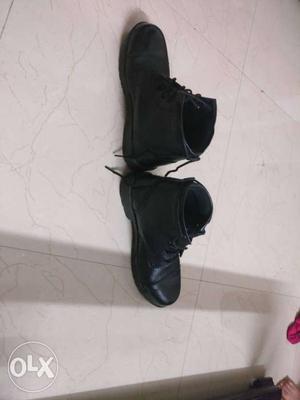 Size 9 NCC shoes only in 400