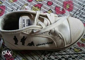 White school shoes size 13