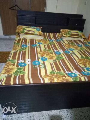 Brand new King Size Teak Wood Bed + 5 inch Mattress with
