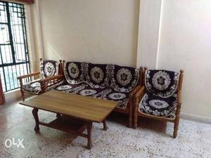 Good condition 3+1+1 sofa set with table.price