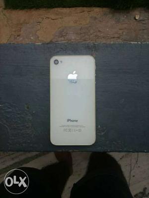 Iphone 4s (32gb) mobile in good condition with