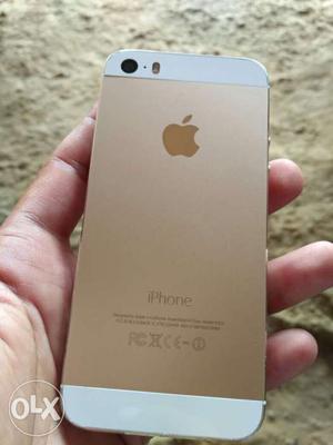 Iphone 5s Golden. 32 gb. all accesories(Headphone