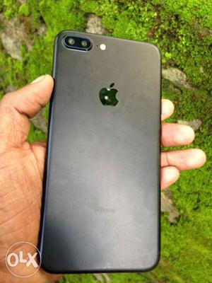 Iphone 7plus black 128 gb internal 3gb rom Latest