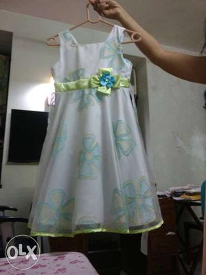 Lovely dress from US for ages 6-8 years