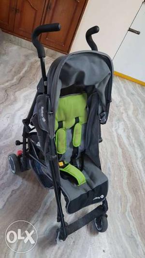 Safety1st branded. Stroller is in very good condition. 18kg
