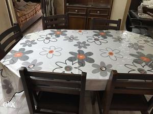 6 seater dinning table in good quality wood